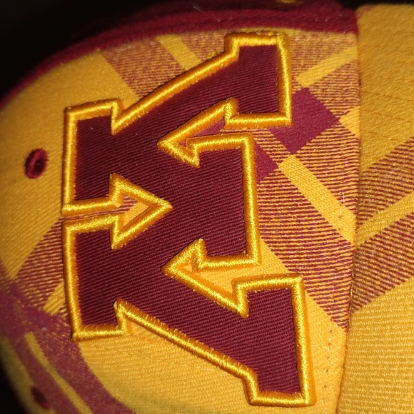 Vintage Zephyr University of Minnesota Maroon Yellow Fitted Baseball Cap Hat - Picture 4 of 14
